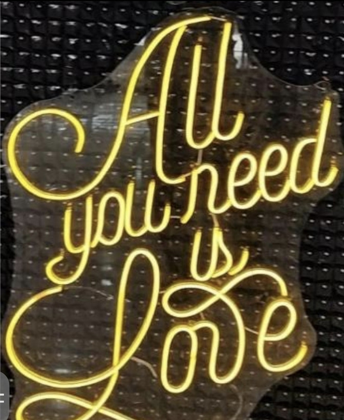 تابلو نئونی All you need is love