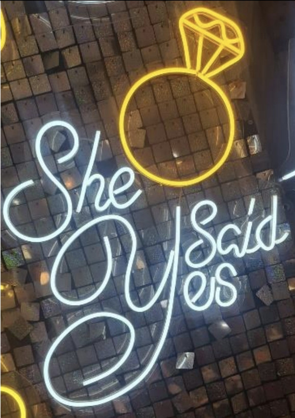 تابلو نئونی She said yes
